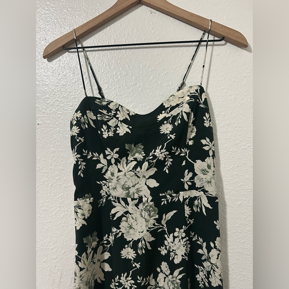 Abercrombie & Fitch High-Slit Midaxi Dress in a green floral print. - Picture 4 of 8